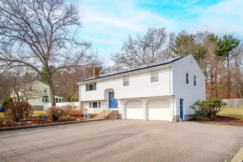 5 Kingsbrook Way, Easton, MA 02356