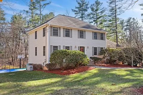 68 Rattlesnake Hill Rd, Andover, MA 01810