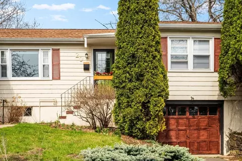 20 Girdler Rd, Marblehead, MA 01945