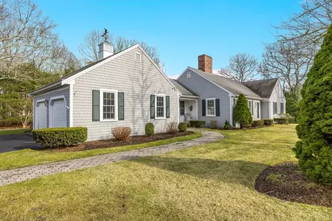 140 Bakers Pond Rd, Dennis, MA 02641