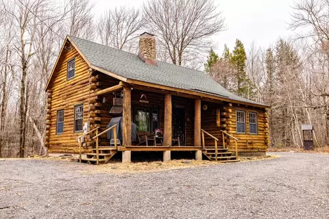 116 Skyline Trl, Middlefield, MA 01243