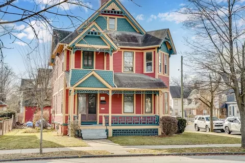 86 Princeton St, Springfield, MA 01109 photo 2