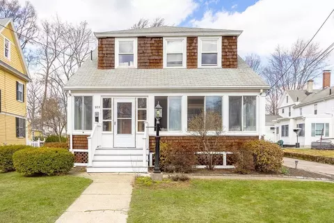 905 Watertown St, Newton, MA 02465