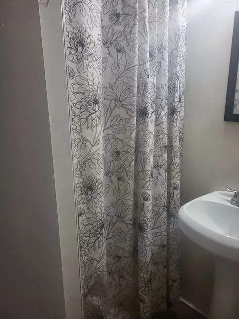Bath - 9 Partridge Ter, Everett, MA 02149 photo 3 of 3