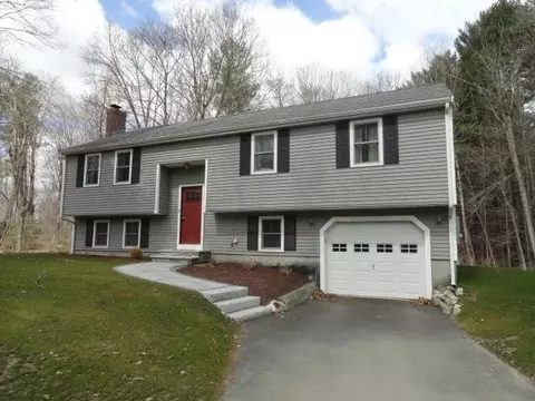 215 East St, Wrentham, MA 02093