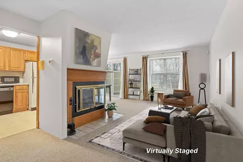 105 Ridgefield Cir #C, Clinton, MA 01510