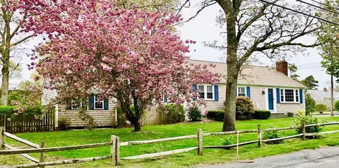 262 Trotting Park Rd, Dennis, MA 02670