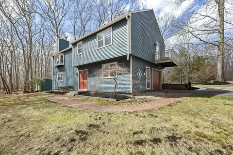 19 Stanley Rd, Medway, MA 02053