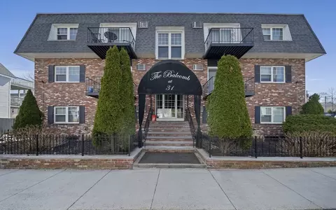 31 Symonds St #13, Salem, MA 01970