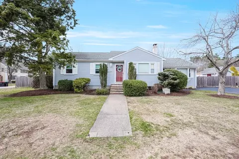 7 Highland Cir, Foxboro, MA 02035