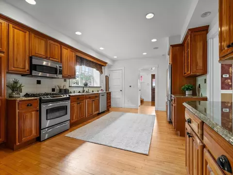 Kitchen - 4 Middlesex St, Wellesley, MA 02482 photo 2 of 2