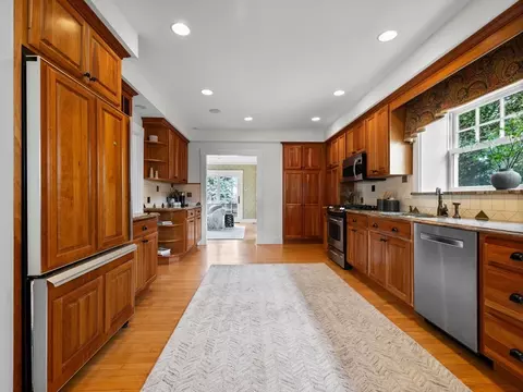 Kitchen - 4 Middlesex St, Wellesley, MA 02482 photo 1 of 2