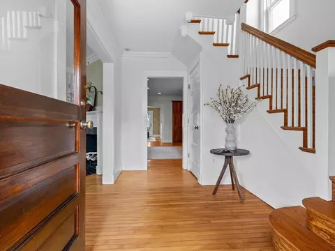 Entry Way - 4 Middlesex St, Wellesley, MA 02482 photo 1 of 2