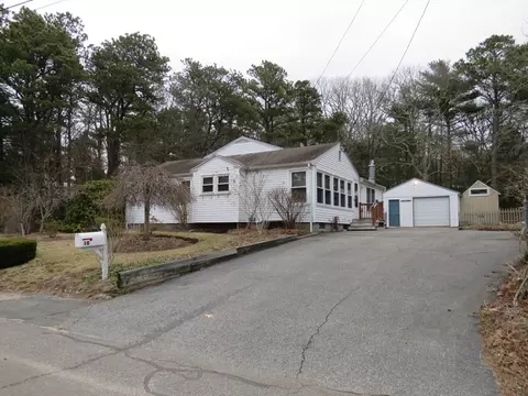 10 Scarlet Dr, Plymouth, MA 02360