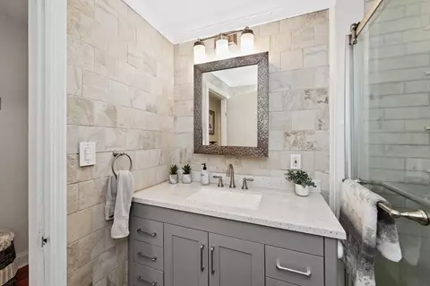 Bath - 89 Reed Ave, Everett, MA 02149 photo 2 of 3