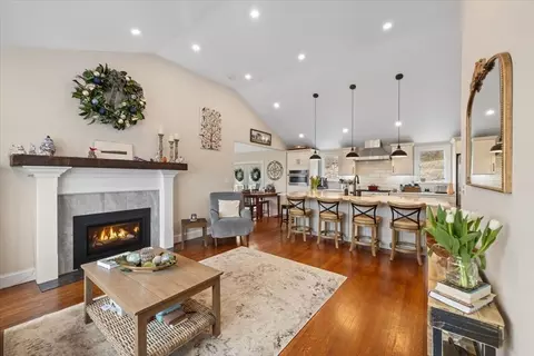 88 Clifford Rd, Plymouth, MA 02360