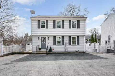 18 Hilltop Rd, Dracut, MA 01826