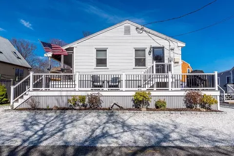 30 Mayflower Ln, Marshfield, MA 02050