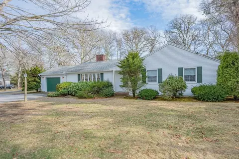 31 Arbor Way, Hyannis, MA 02601