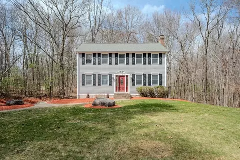4 Patriot Rd, Tyngsborough, MA 01879