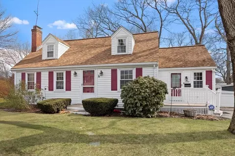 100 Holly Hill Cir, Weymouth, MA 02190