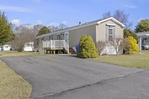 25 Thayer Dr, Taunton, MA 02780