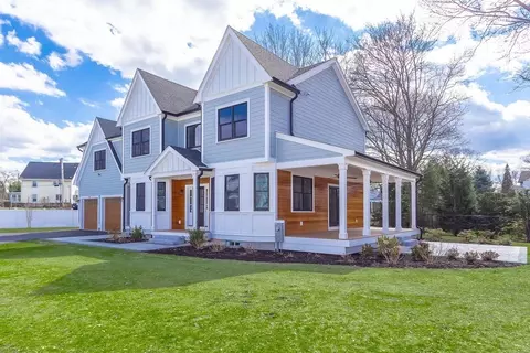 178 River St, Newton, MA 02465