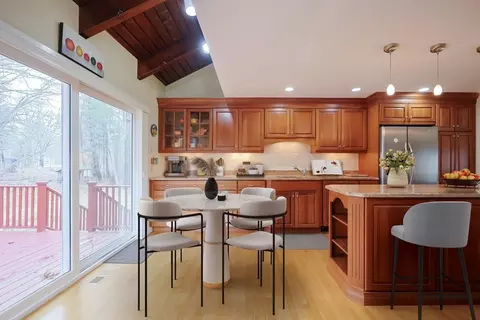 125 Nonset Path, Acton, MA 01720 photo 4
