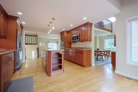 125 Nonset Path, Acton, MA 01720 photo 5