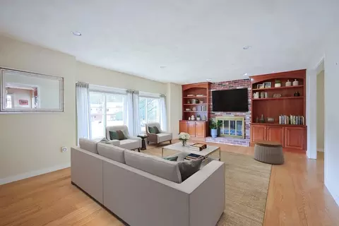 125 Nonset Path, Acton, MA 01720 photo 8