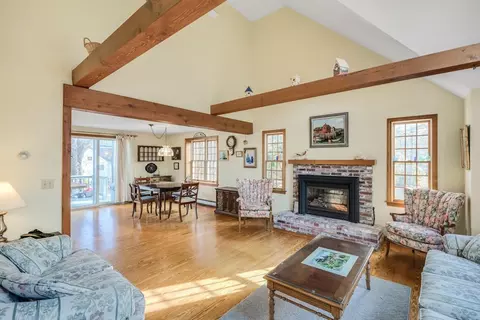 Living - 19 Eldia Way, Eastham, MA 02642 photo 2 of 4