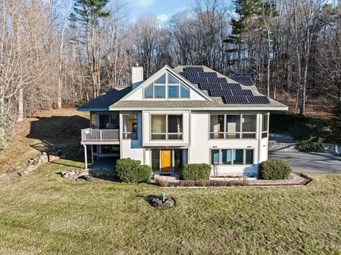 56 River Rd, Merrimac, MA 01860