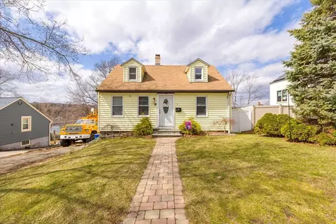 11 Alexander Rd, Worcester, MA 01606