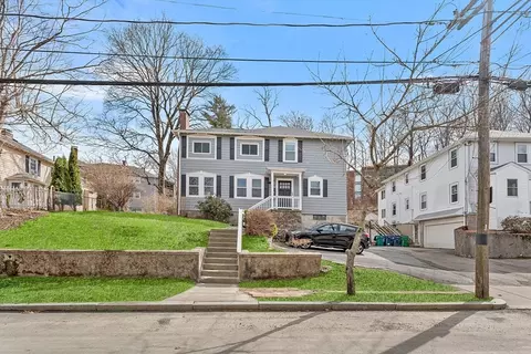 105 Ripley St #105, Newton, MA 02459