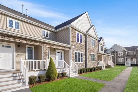 22 Highland Rd #28, Raynham, MA 02767