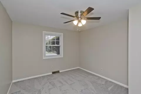 Bedroom - 75 Penncastle St, Springfield, MA 01129 photo 9 of 10