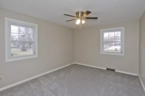 Bedroom - 75 Penncastle St, Springfield, MA 01129 photo 5 of 10