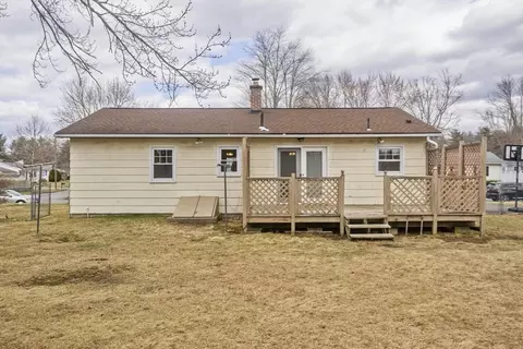 Exterior - 75 Penncastle St, Springfield, MA 01129 photo 4 of 5
