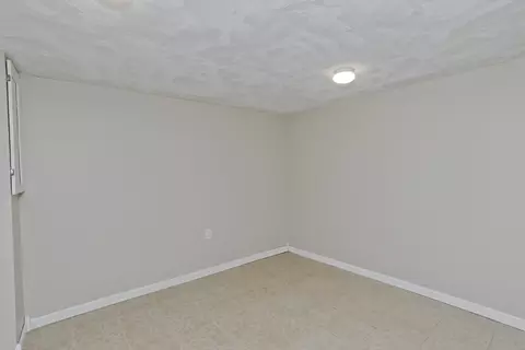 Bedroom - 75 Penncastle St, Springfield, MA 01129 photo 10 of 10