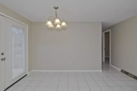 Living - 75 Penncastle St, Springfield, MA 01129 photo 1 of 6