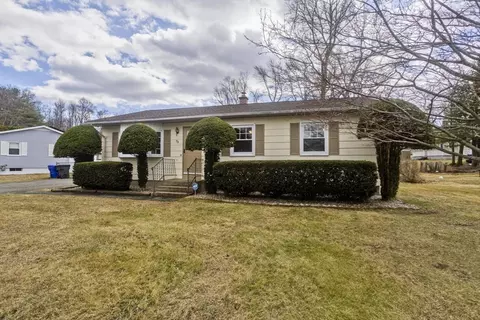 Exterior - 75 Penncastle St, Springfield, MA 01129 photo 3 of 5