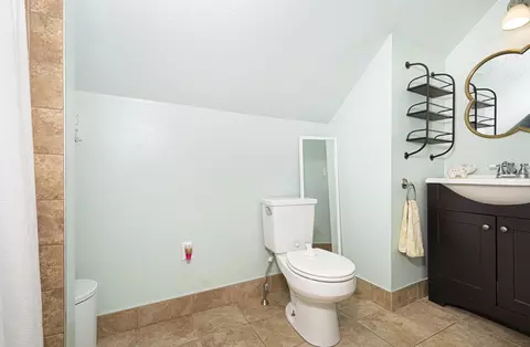 Bath - 28 Button St, Worcester, MA 01606 photo 2 of 3