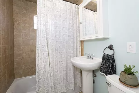 Bath - 28 Button St, Worcester, MA 01606 photo 3 of 3