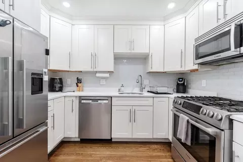 19 Chelsea St #2, Boston, MA 02128