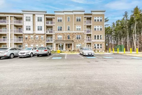 2 Winslow Ln #206, Grafton, MA 01536