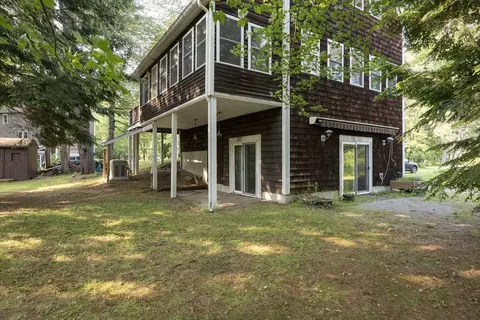 5 Berry Patch Ln, Hillsborough, NH 03244