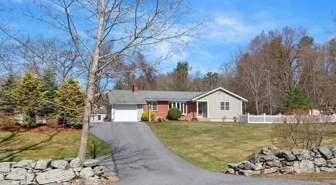 2 Fisher St, Northborough, MA 01532