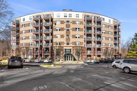 273 Cambridge Rd #703, Woburn, MA 01801
