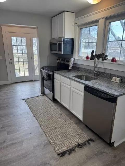 1038 Sumner Ave, Springfield, MA 01118 photo 8