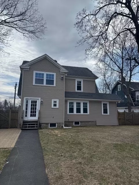 1038 Sumner Ave, Springfield, MA 01118 photo 3